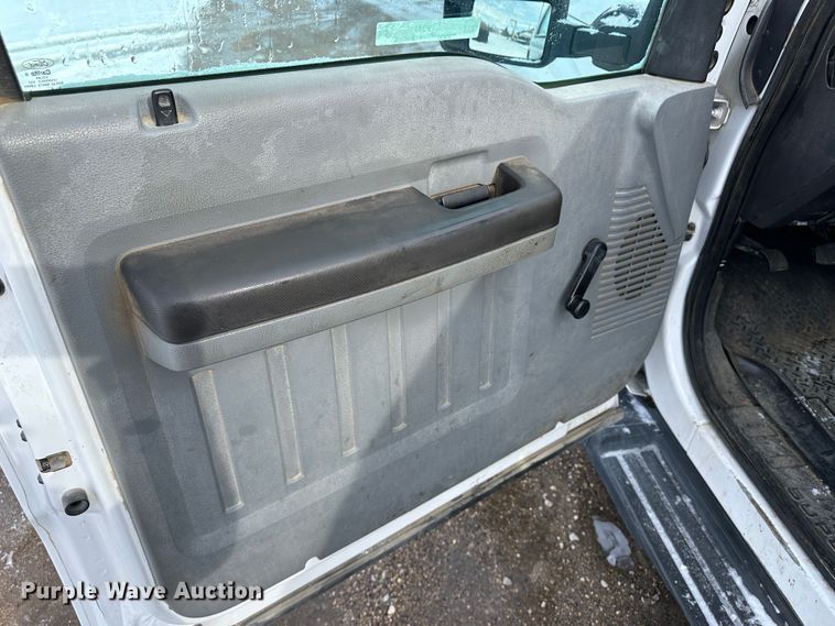 image for item LT9341 2014 Ford F250 Super Duty XL  Crew Cab pickup truck