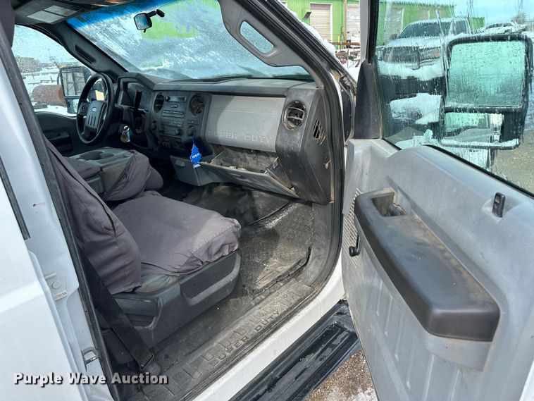 image for item LT9341 2014 Ford F250 Super Duty XL  Crew Cab pickup truck