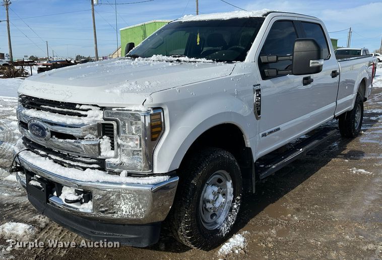 image for item LT9342 2019 Ford F250 Super Duty  Crew Cab pickup truck