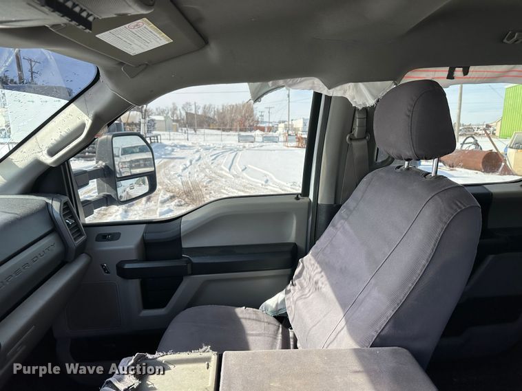 image for item LT9342 2019 Ford F250 Super Duty  Crew Cab pickup truck