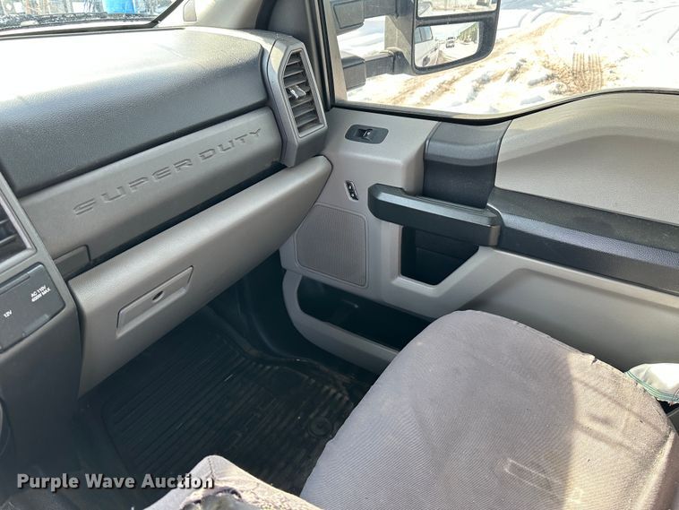 image for item LT9342 2019 Ford F250 Super Duty  Crew Cab pickup truck