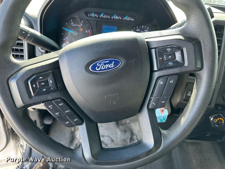 image for item LT9342 2019 Ford F250 Super Duty  Crew Cab pickup truck