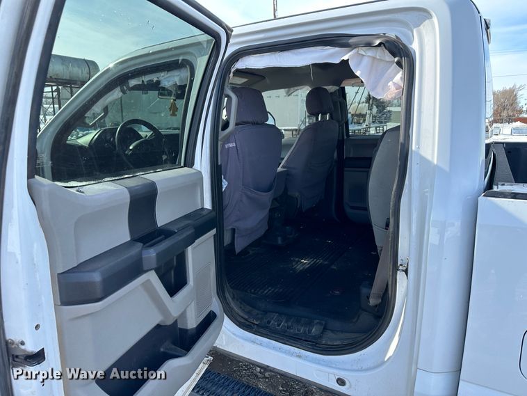 image for item LT9342 2019 Ford F250 Super Duty  Crew Cab pickup truck