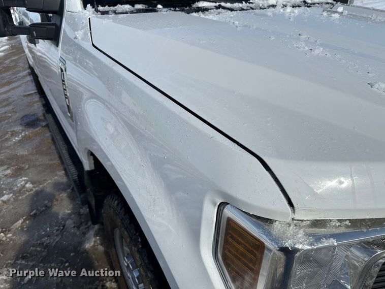 image for item LT9342 2019 Ford F250 Super Duty  Crew Cab pickup truck