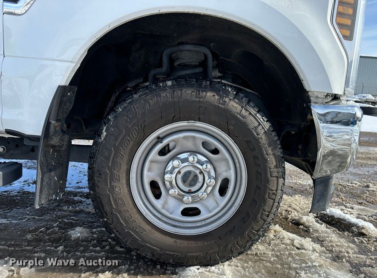 image for item LT9342 2019 Ford F250 Super Duty  Crew Cab pickup truck