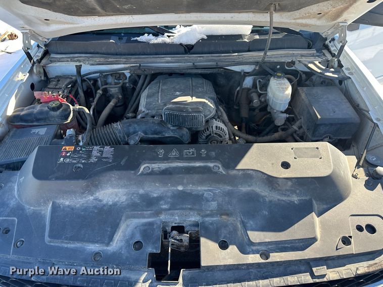 image for item LT9360 2013 Chevrolet Silverado 2500HD  Crew Cab pickup truck