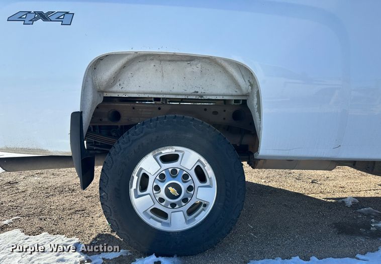 image for item LT9360 2013 Chevrolet Silverado 2500HD  Crew Cab pickup truck