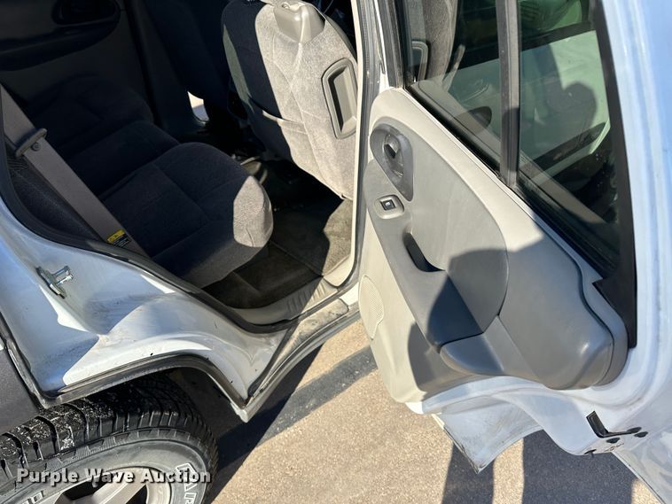 image for item LT9362 2004 Chevrolet TrailBlazer  SUV