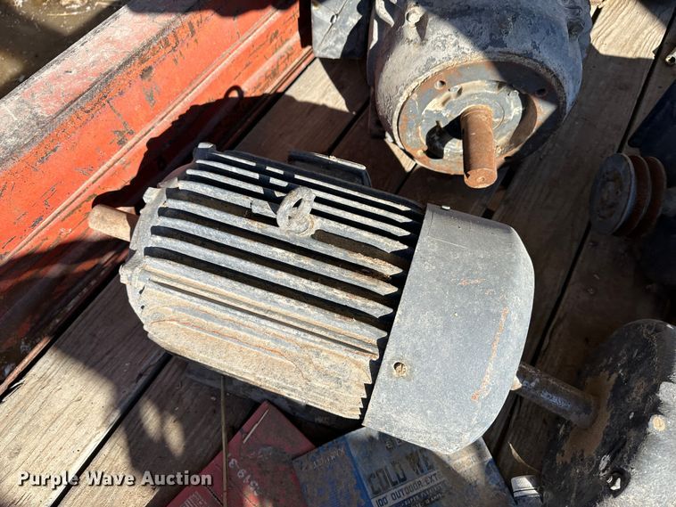 image for item LT9364 (24) electric motors