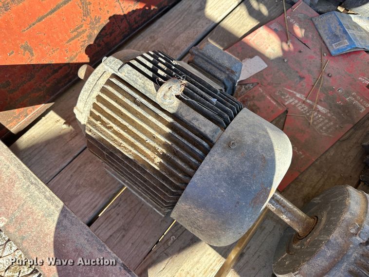 image for item LT9364 (24) electric motors