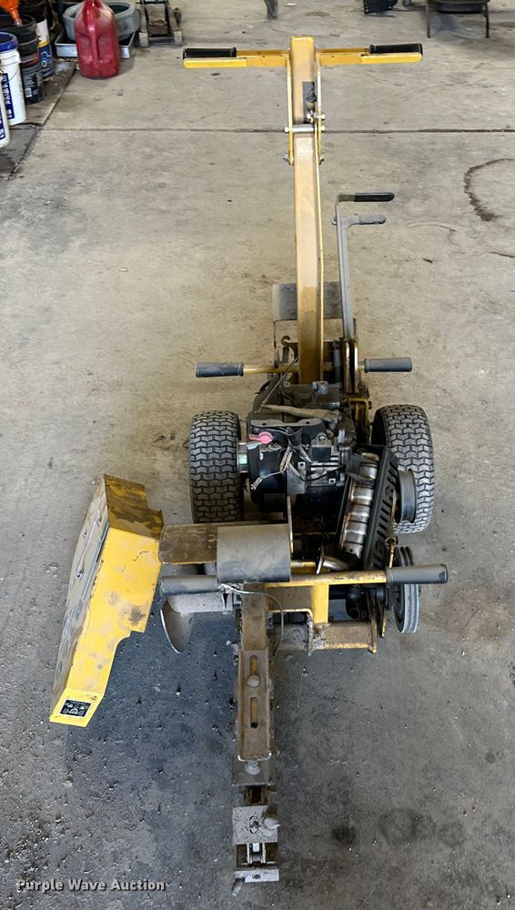 image for item LT9381 2004 Vermeer RT60  trencher