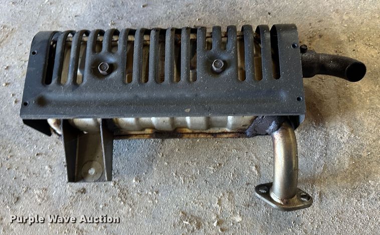 image for item LT9381 2004 Vermeer RT60  trencher