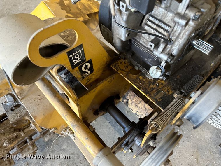 image for item LT9381 2004 Vermeer RT60  trencher