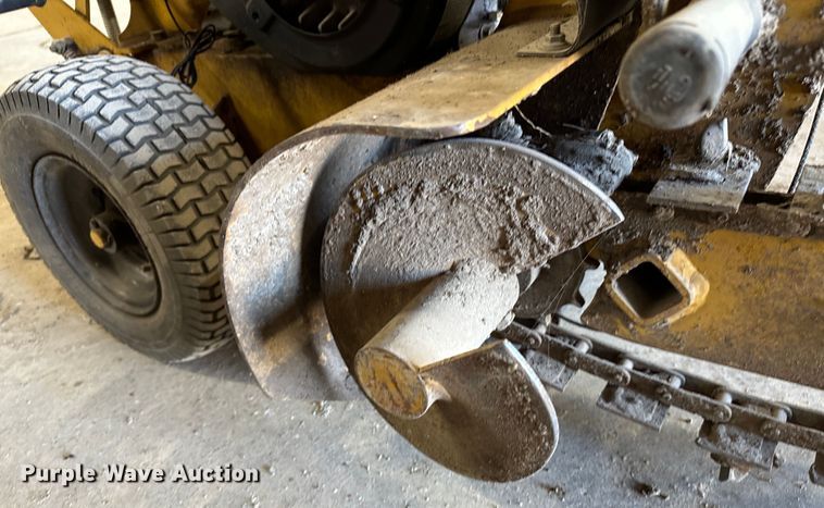 image for item LT9381 2004 Vermeer RT60  trencher