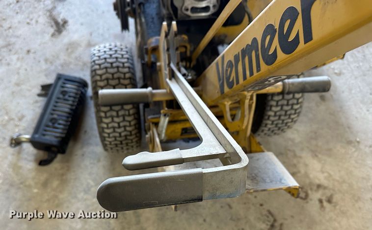 image for item LT9381 2004 Vermeer RT60  trencher