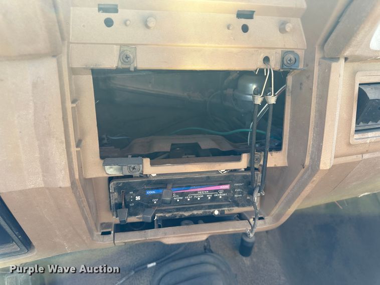 image for item LT9384 1986 Ford F350  flatbed pickup truck