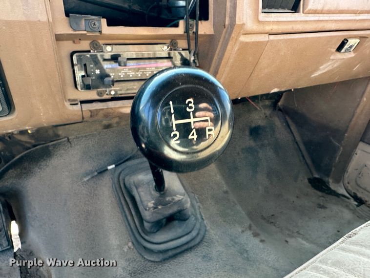 image for item LT9384 1986 Ford F350  flatbed pickup truck