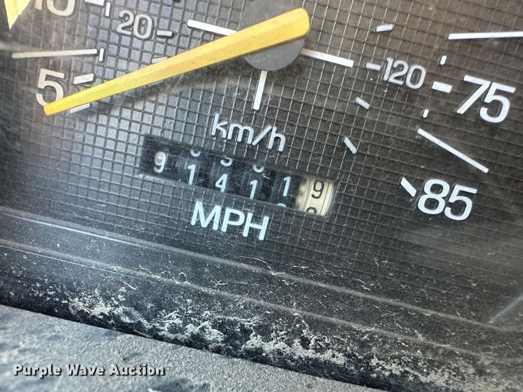 image for item LT9384 1986 Ford F350  flatbed pickup truck