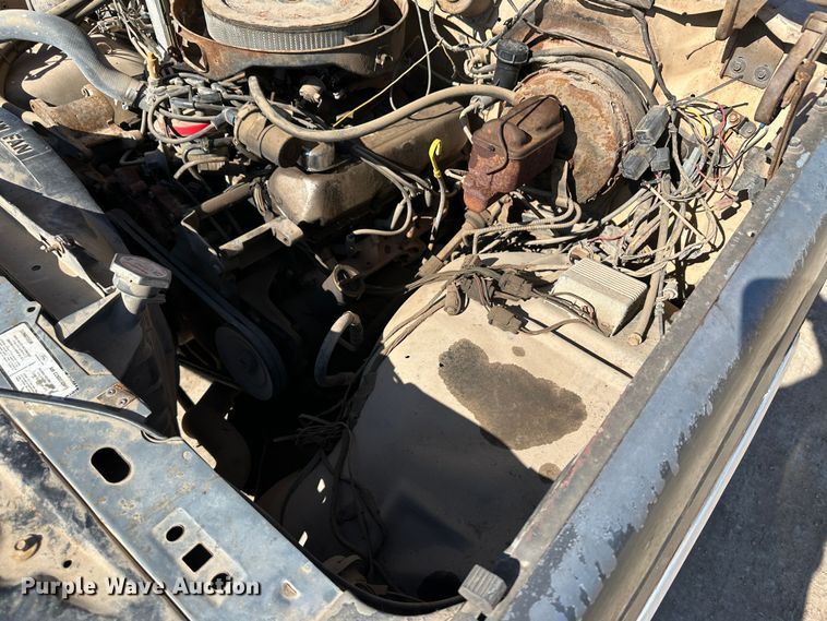 image for item LT9384 1986 Ford F350  flatbed pickup truck