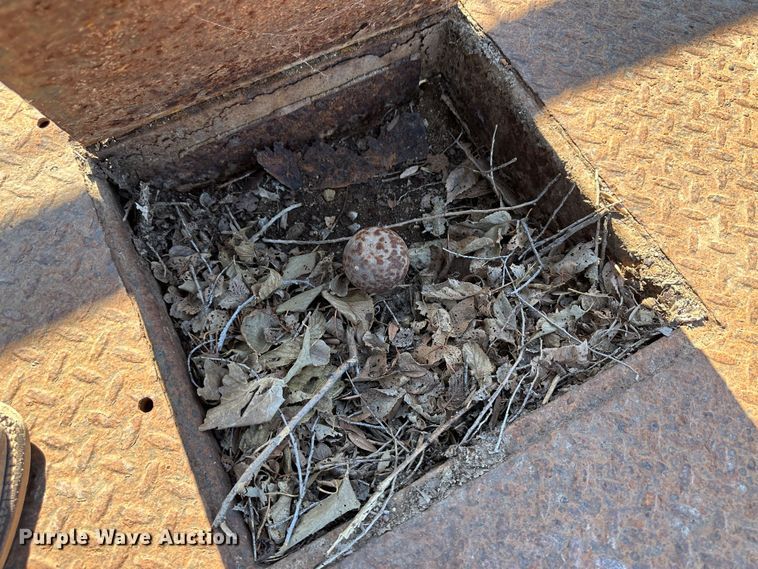 image for item LT9384 1986 Ford F350  flatbed pickup truck