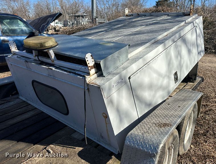 image for item LT9385 Truck bed topper