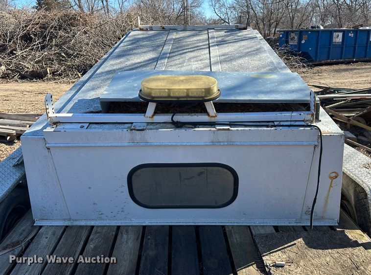 image for item LT9385 Truck bed topper