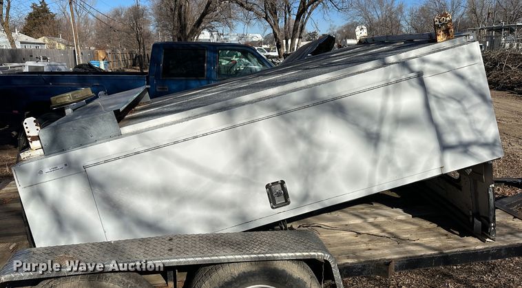 image for item LT9385 Truck bed topper