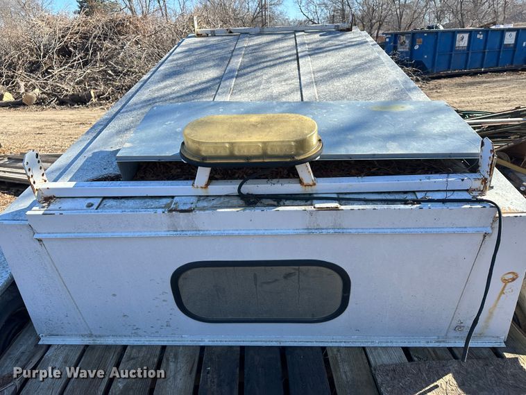 image for item LT9385 Truck bed topper