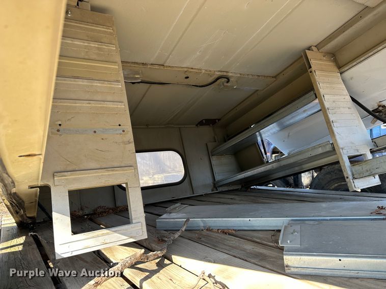 image for item LT9385 Truck bed topper