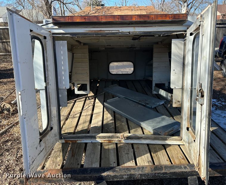 image for item LT9385 Truck bed topper