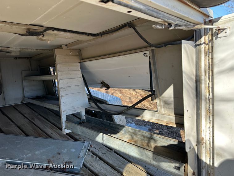 image for item LT9385 Truck bed topper