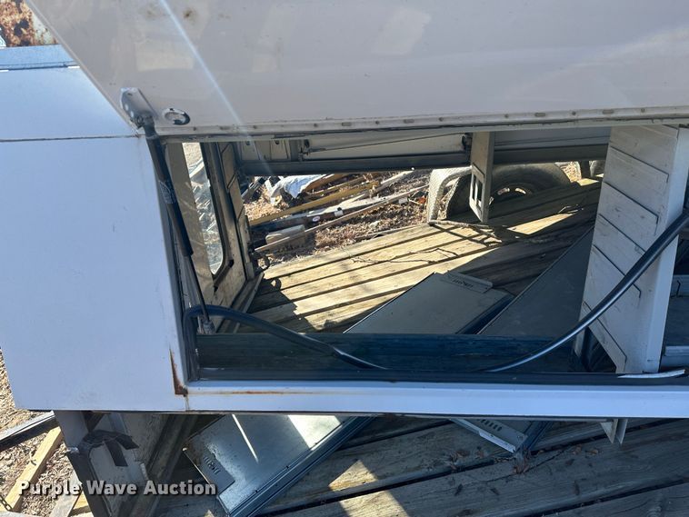 image for item LT9385 Truck bed topper