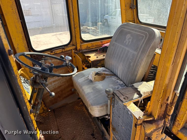 image for item LT9386 John Deere 646A  wheel loader