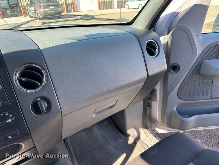 image for item LT9414 2006 Ford F150  SuperCrew pickup truck