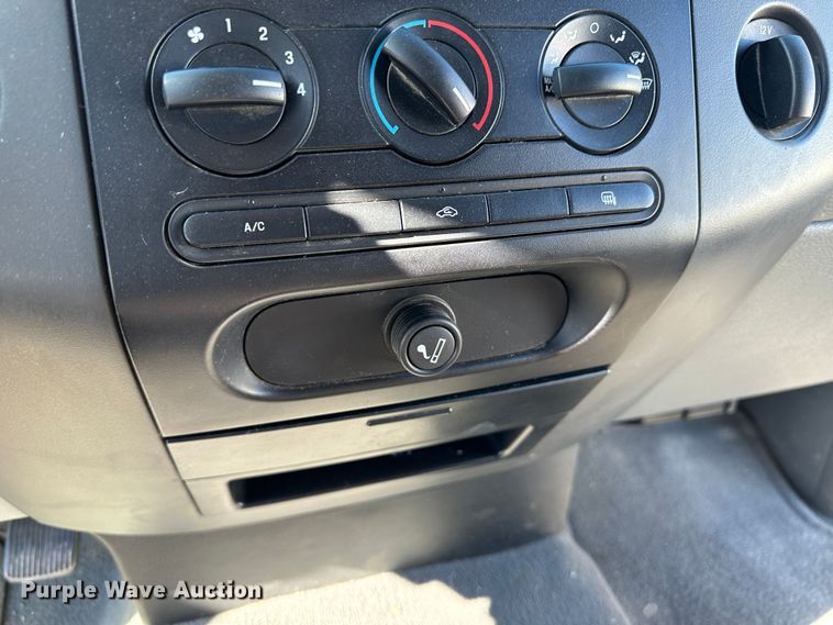 image for item LT9414 2006 Ford F150  SuperCrew pickup truck