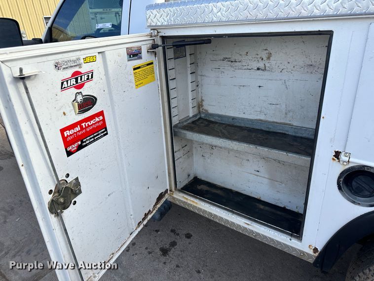 image for item LT9415 2004 Chevrolet Silverado 2500HD  utility bed pickup truck