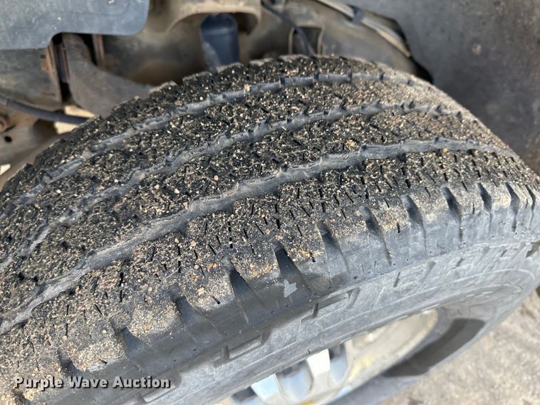 image for item LT9415 2004 Chevrolet Silverado 2500HD  utility bed pickup truck