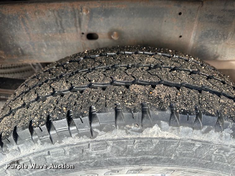 image for item LT9415 2004 Chevrolet Silverado 2500HD  utility bed pickup truck