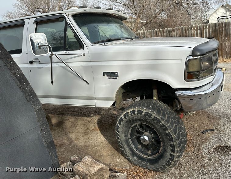 image for item LT9419 1997 Ford F350  Crew Cab pickup truck