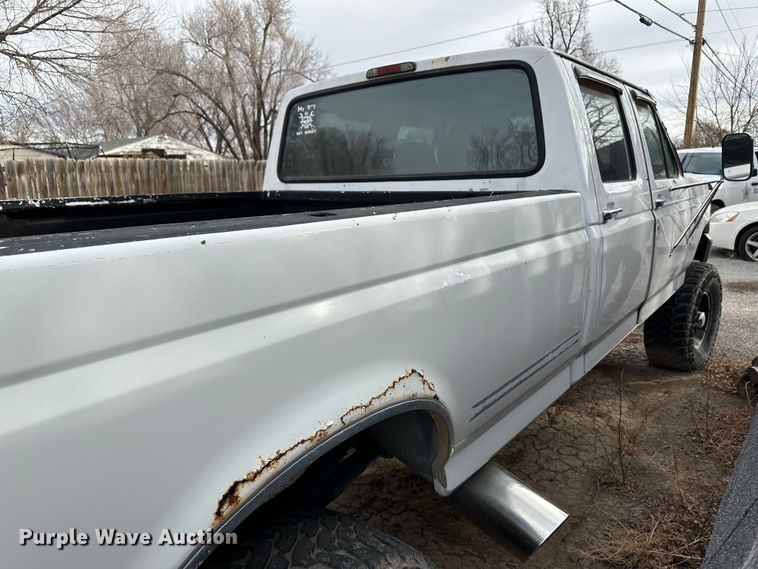 image for item LT9419 1997 Ford F350  Crew Cab pickup truck
