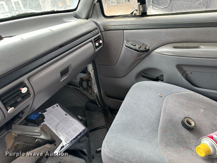 image for item LT9419 1997 Ford F350  Crew Cab pickup truck