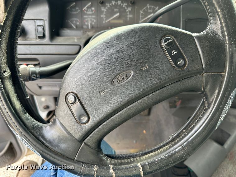 image for item LT9419 1997 Ford F350  Crew Cab pickup truck