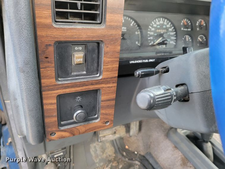 image for item LX9289 1993 Dodge Dakota LE  Club Cab pickup truck