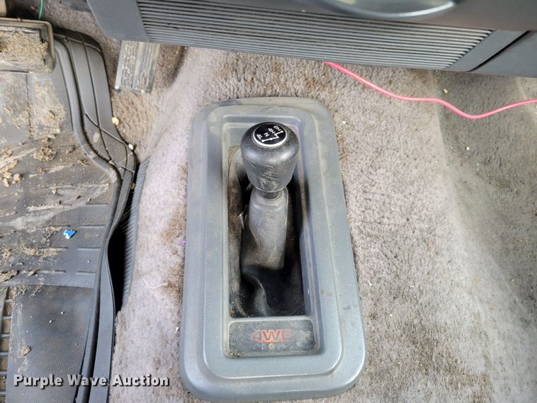 image for item LX9289 1993 Dodge Dakota LE  Club Cab pickup truck