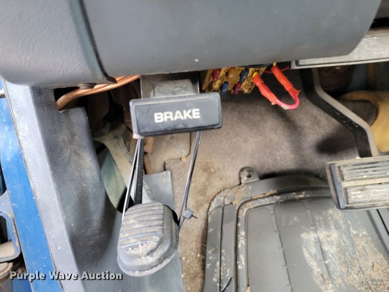 image for item LX9289 1993 Dodge Dakota LE  Club Cab pickup truck