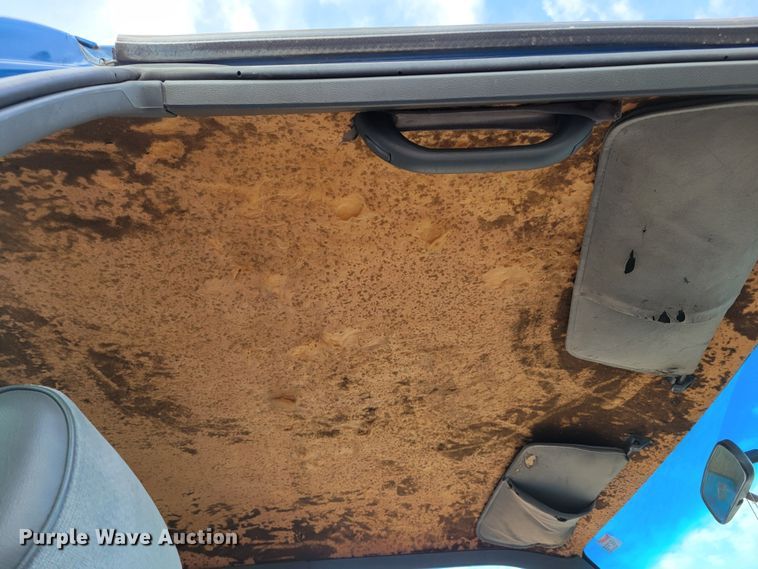 image for item LX9289 1993 Dodge Dakota LE  Club Cab pickup truck