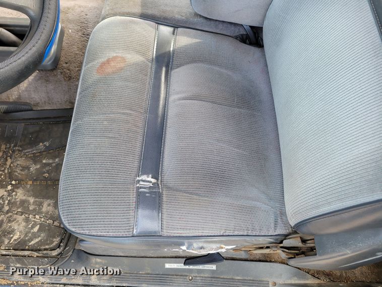 image for item LX9289 1993 Dodge Dakota LE  Club Cab pickup truck