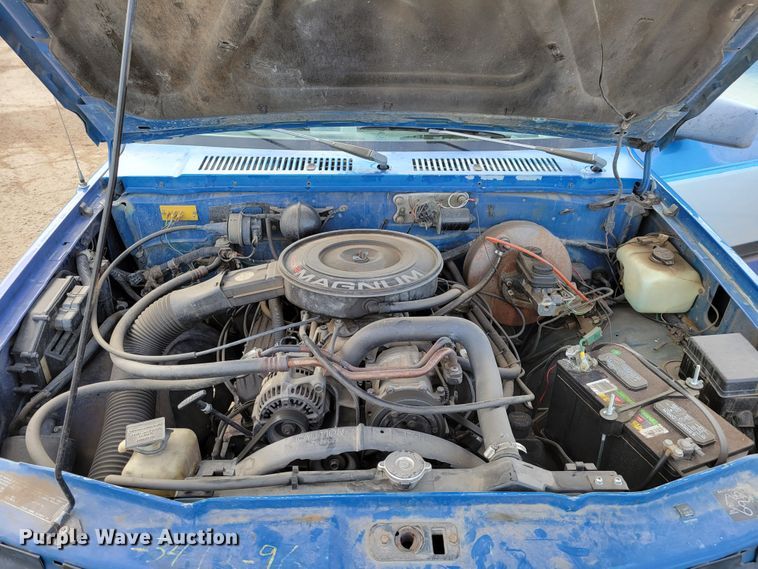 image for item LX9289 1993 Dodge Dakota LE  Club Cab pickup truck