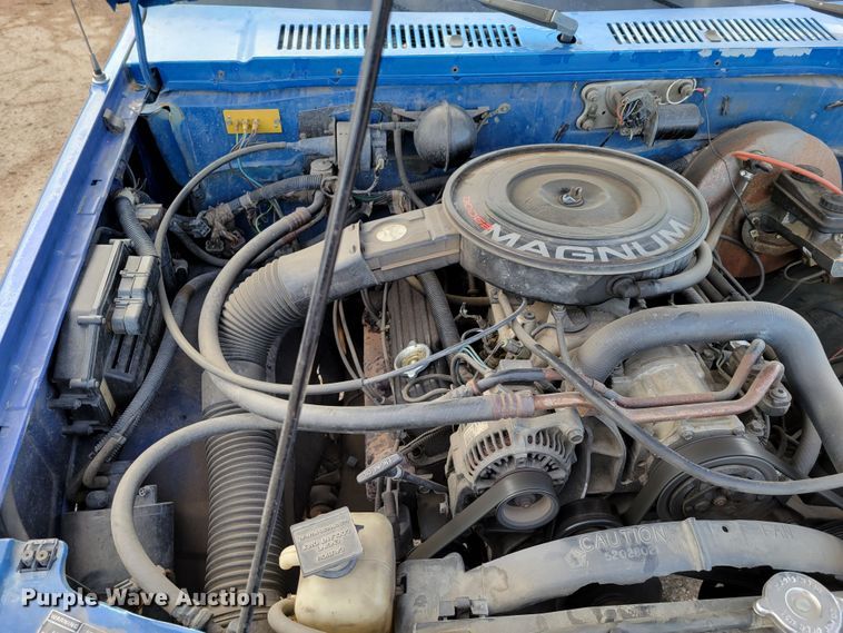 image for item LX9289 1993 Dodge Dakota LE  Club Cab pickup truck