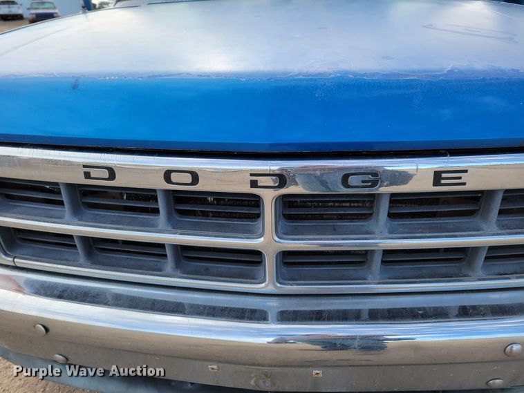 image for item LX9289 1993 Dodge Dakota LE  Club Cab pickup truck